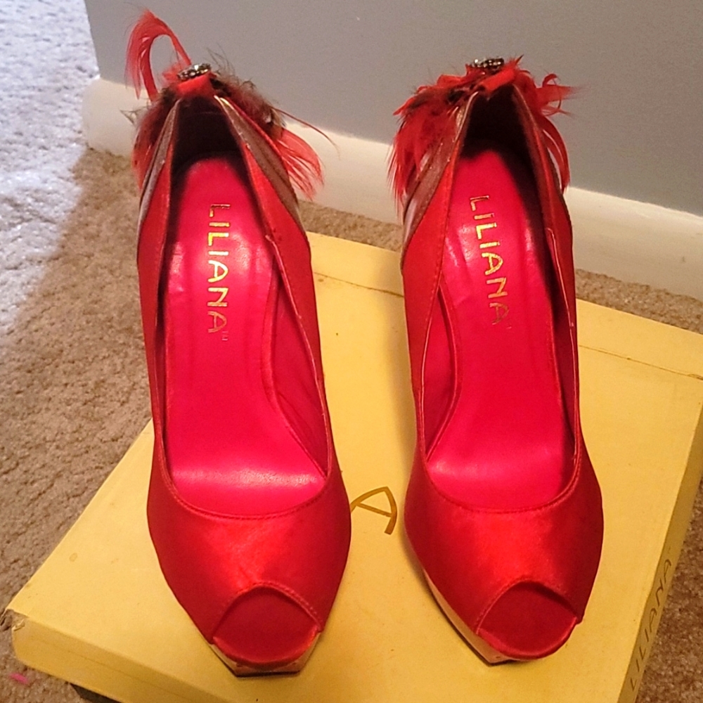 Open toe platform heels